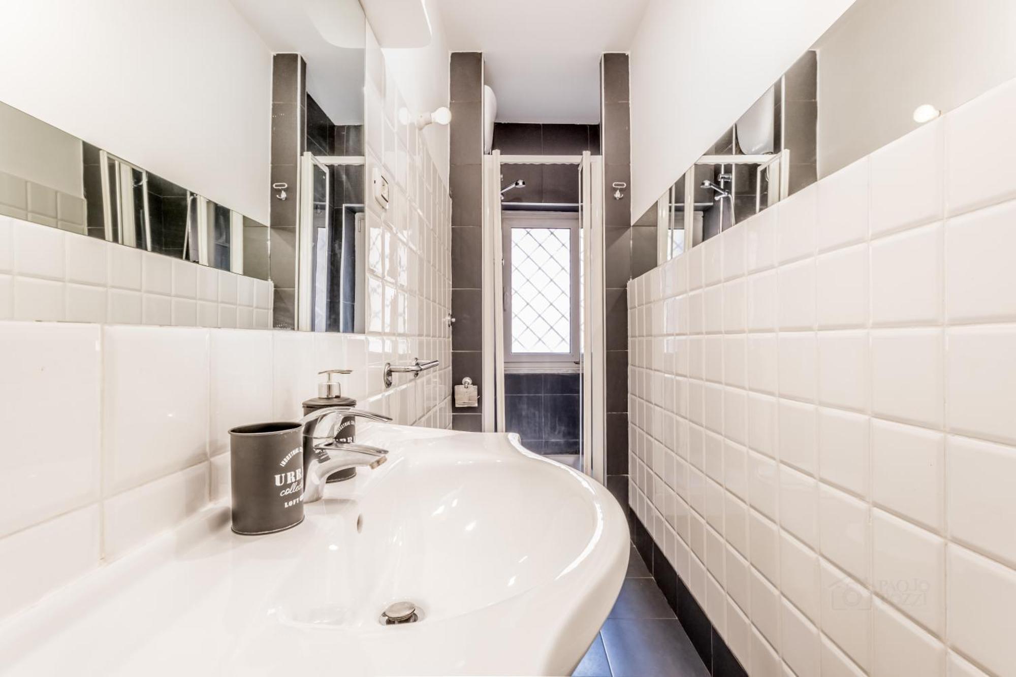 Bbhome Comfort Apartment Near Colosseum Roma Dış mekan fotoğraf